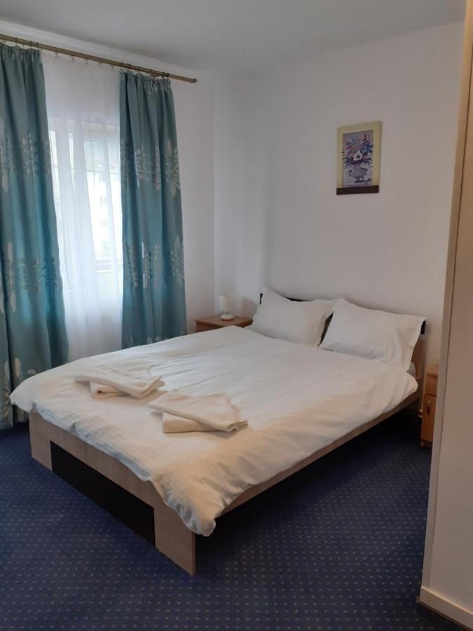 Casa Azugeana Азуга Екстериор снимка