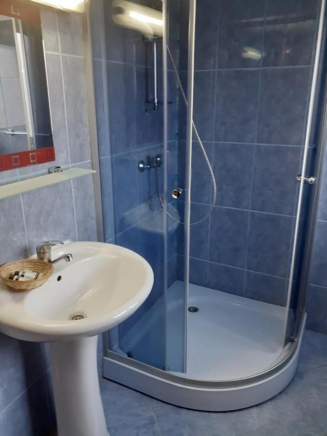 Casa Azugeana Азуга Екстериор снимка