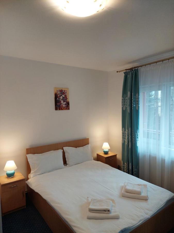 Casa Azugeana Азуга Екстериор снимка