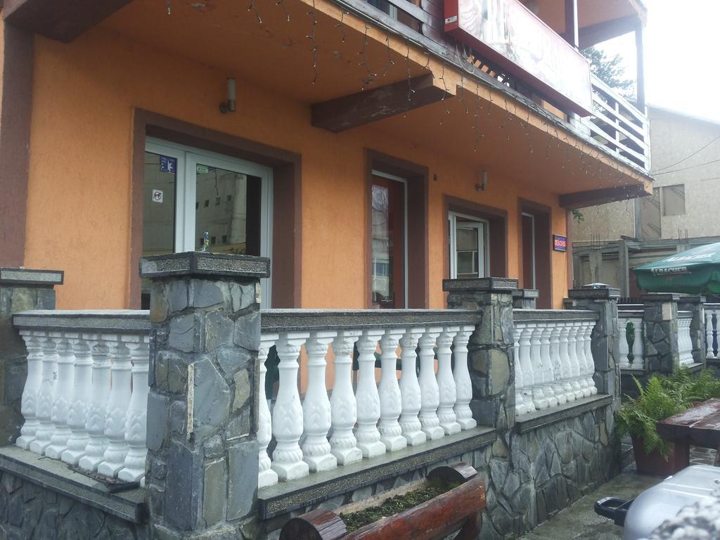 Casa Azugeana Азуга Екстериор снимка