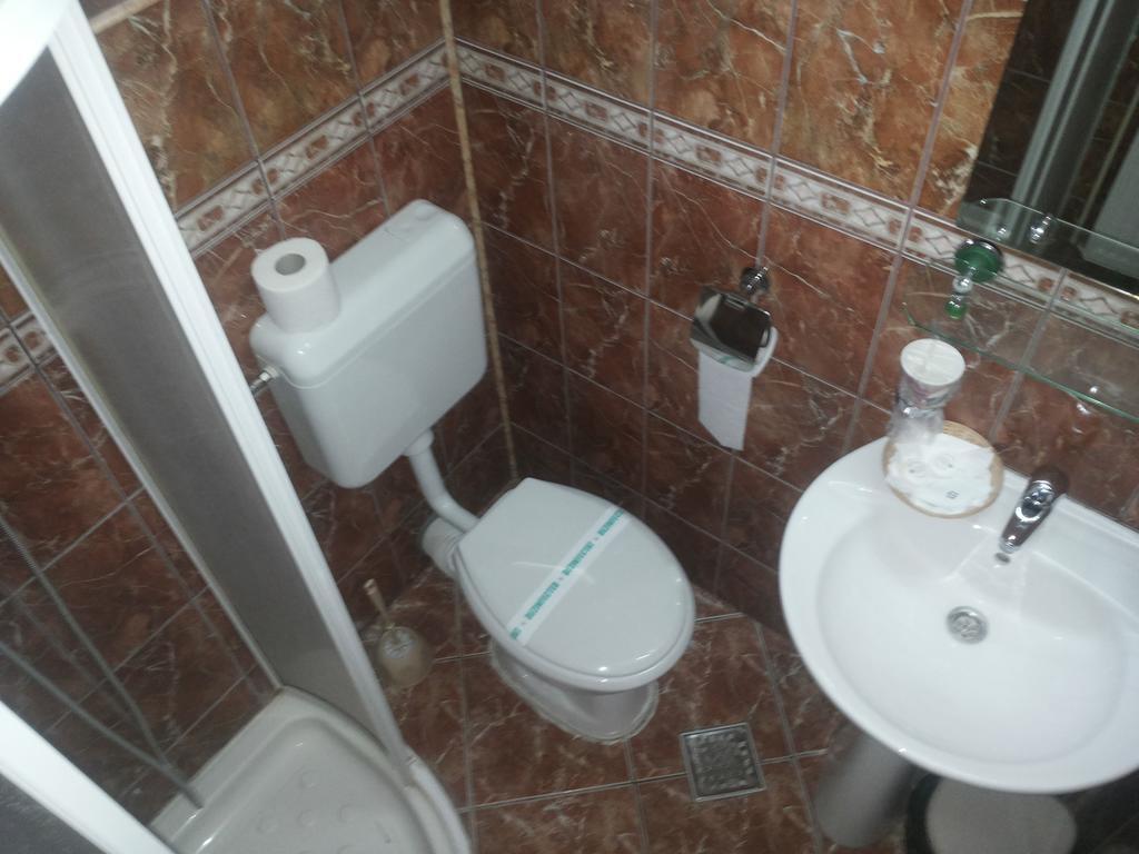 Casa Azugeana Азуга Стая снимка